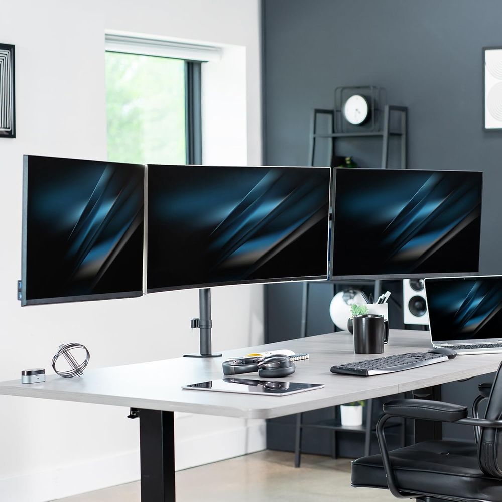 Triple Monitor Desk Mount, Adj - огляд і ціна Desk Setup Black
