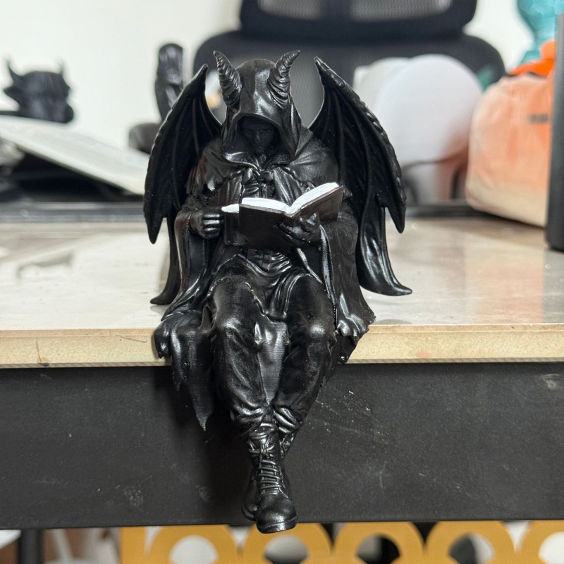 Gothic Demon Reading Book Shel - огляд і ціна Desk Setup Black