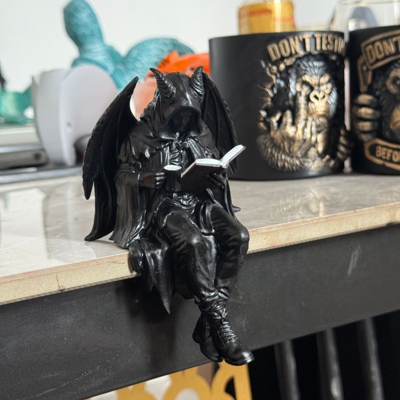 Gothic Demon Reading Book Shel - огляд і ціна Desk Setup Black